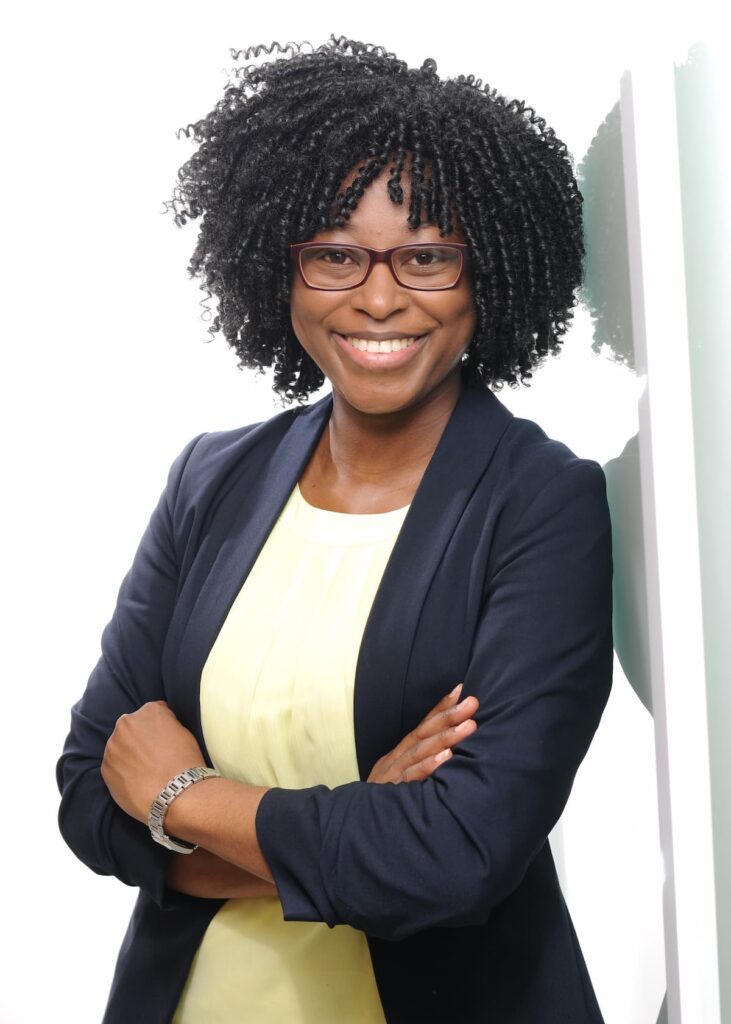 Portrait d’une femme souriante – histoire personnelle et foi